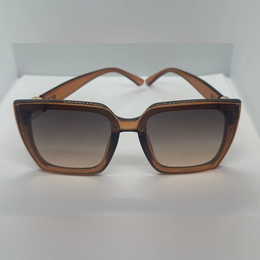 NWT Trendy Oversized Square Brown Gradient Sunglasses | Chic Vintage Style UV400